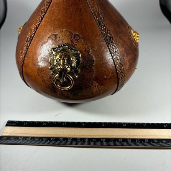 Vintage Italian Leather Wrapped Decanter Bottle Old World Lion Head Men Décor - Picture 6 of 7
